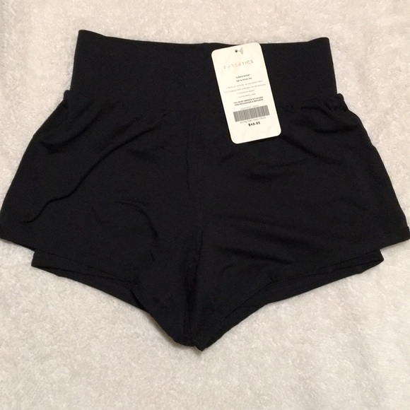 Fabletics Pants - Fabletics Olesia Short in Black
